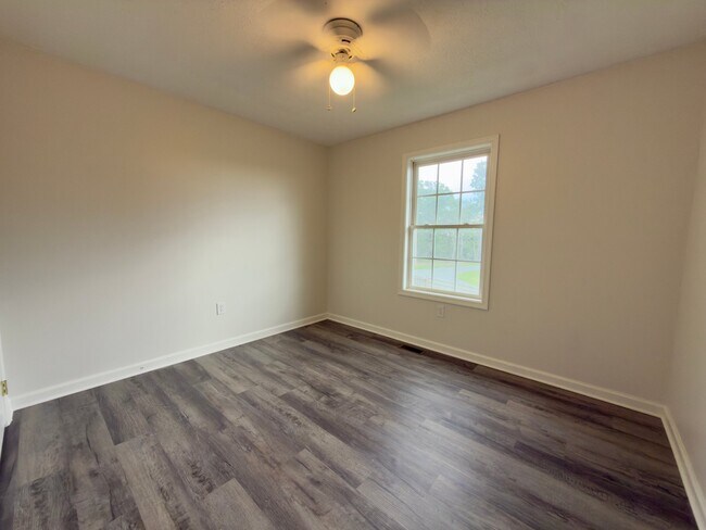 Building Photo - 104 Willow Trail