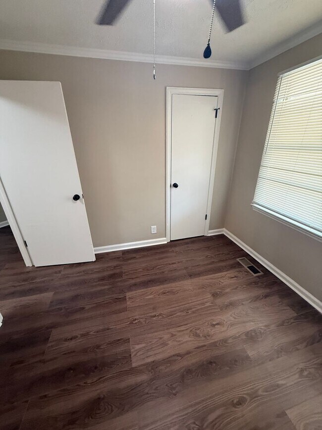 Building Photo - New on Newberg