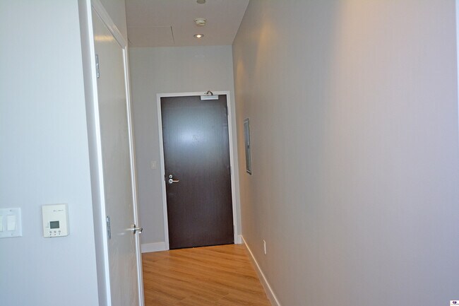 Building Photo - 1100 Wilshire Blvd