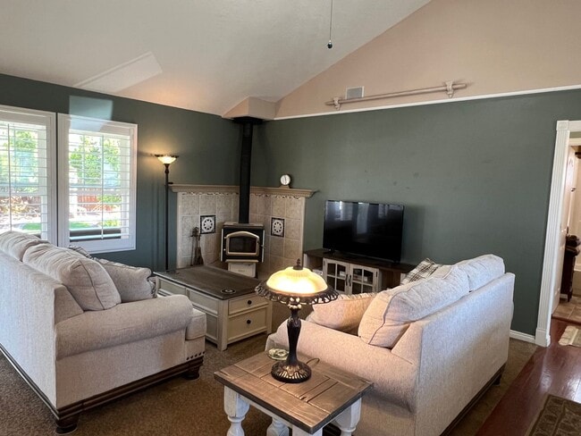 Building Photo - AND-D 1802