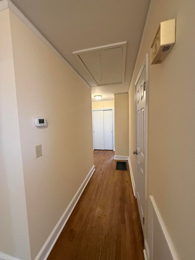 Building Photo - 119 Woodside Rd