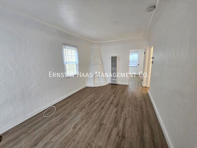 Building Photo - 824 Belmont Ave