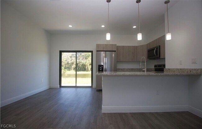 Building Photo - 8004 Spice Ct