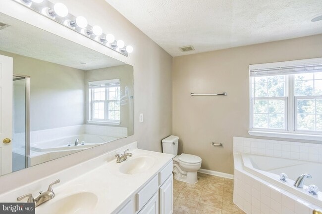 Building Photo - 4226 Lavender Ln