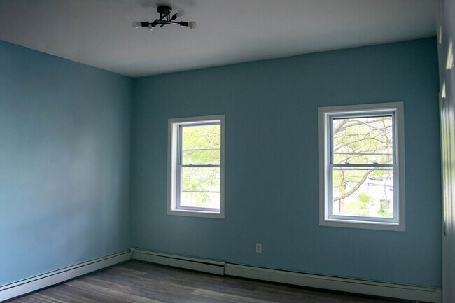 Building Photo - 62 Shelton Ave