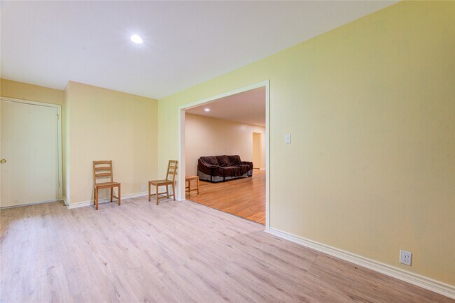 Building Photo - 4046 Woodfin St