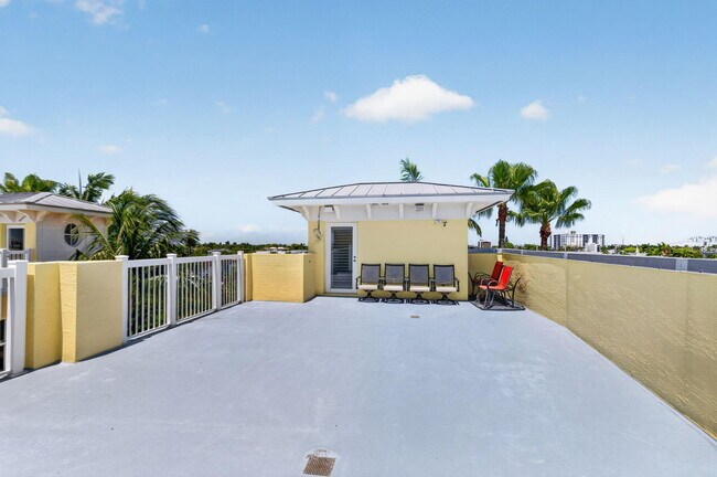 Building Photo - 4332 Sea Grape Dr