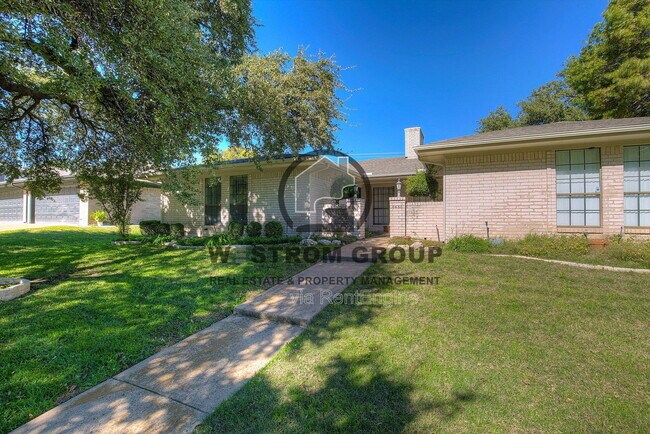 Building Photo - 6452 Waverly Way