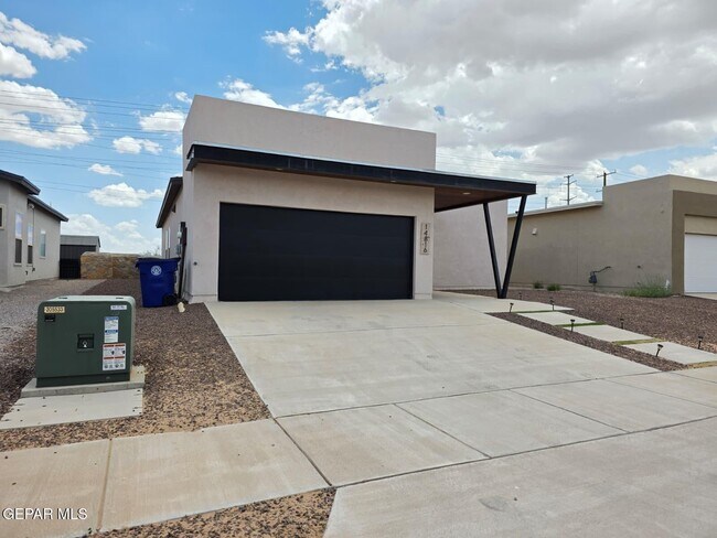 Building Photo - 14816 John McNeely Ave