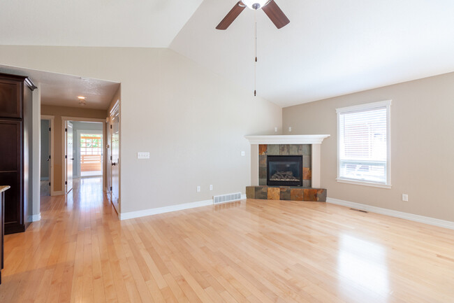 Building Photo - 414 Appletree Lane - 1