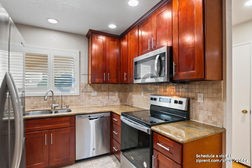 Building Photo - 38596 Athy St