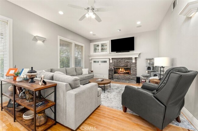 Building Photo - 46 Downfield Way