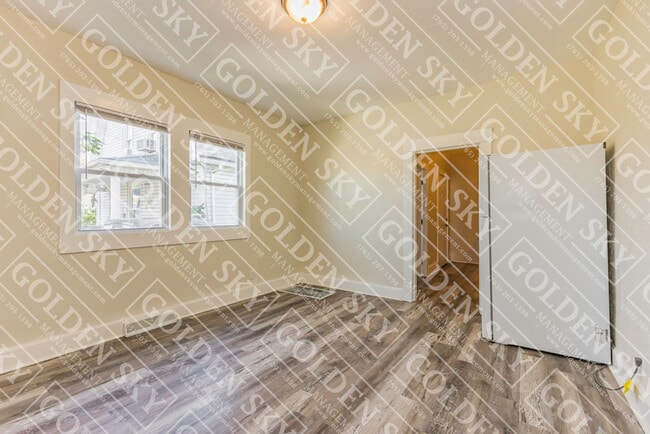 Building Photo - 1823 Grand Ave