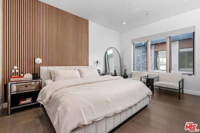 Building Photo - 1251 N Formosa Ave