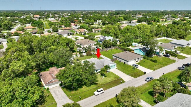 Building Photo - 1838 SE Genaro Terrace