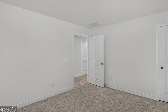 Building Photo - 340 Dendron Dr