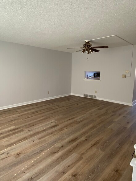 Building Photo - 17 Stoneledge Ct