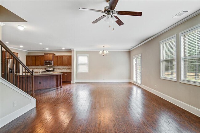 Building Photo - 6325 Pine Bluff Dr