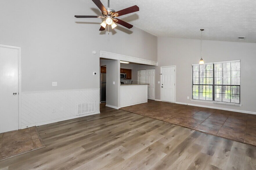 Building Photo - 192 Chase Woods Cir