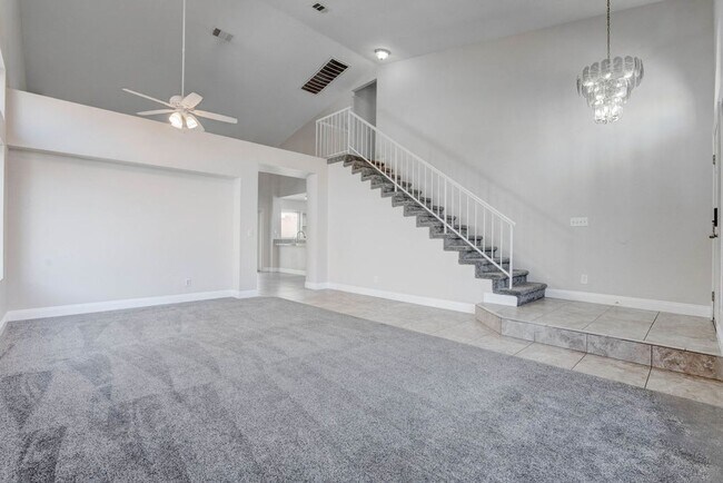 Building Photo - 26 Fantasia Ln