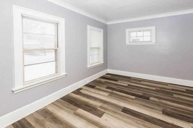 Building Photo - 1561 E 204th St