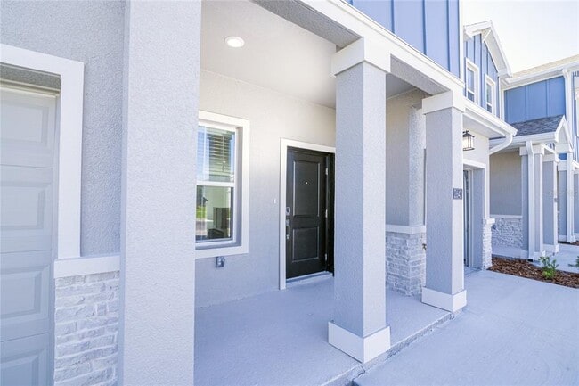 Building Photo - 2642 Runners Cir