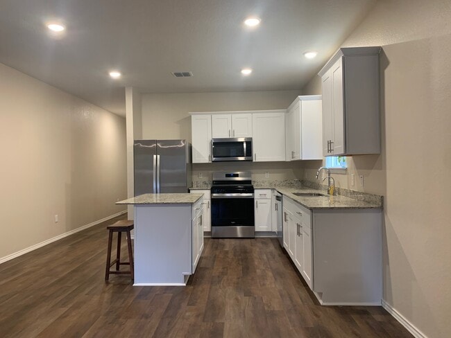 Building Photo - 11837 Snowy River