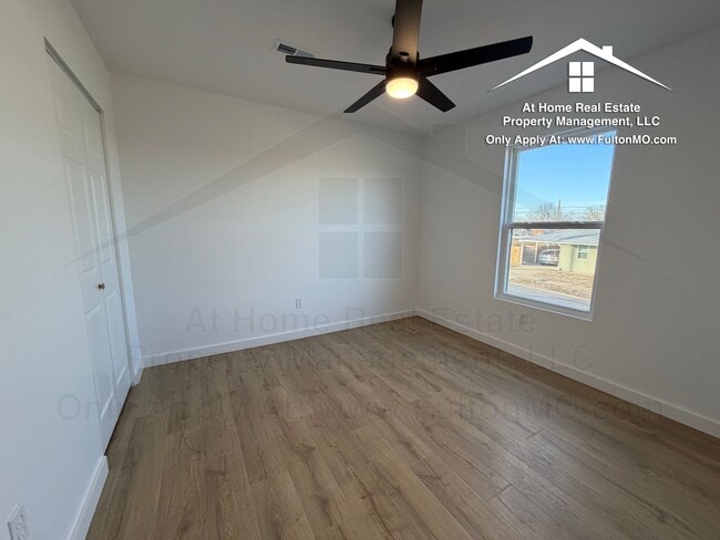 Building Photo - 508 E 8th St