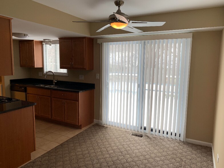 Building Photo - 1818 Whitney Dr