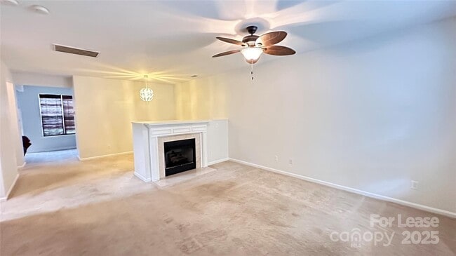 Building Photo - 7718 Abigail Glen Dr