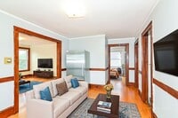 Building Photo - 509 6th St SE