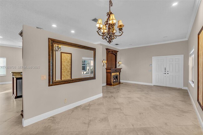 Building Photo - 949 Tanglewood Cir