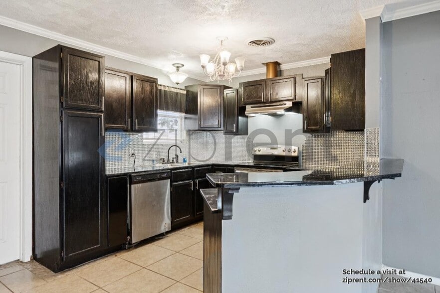 Building Photo - 1624 Petroleum Dr