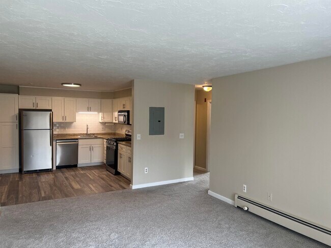 Building Photo - 383 Huse Rd