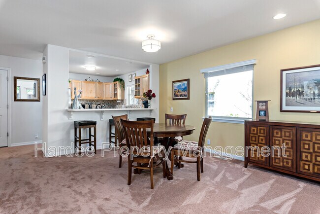 Building Photo - 830 E Riverpark Ln