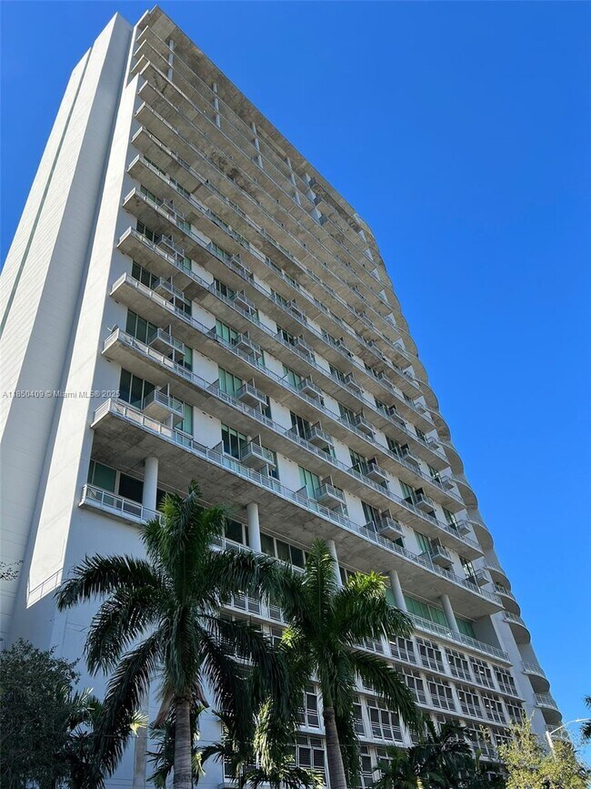 Building Photo - 690 SW 1st Ct