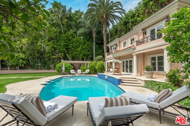 Building Photo - 407 Robert Ln