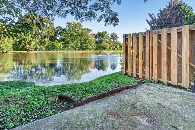 Building Photo - Beautiful Condo Available