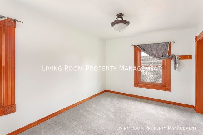 Building Photo - 1836 SE 36th Ave