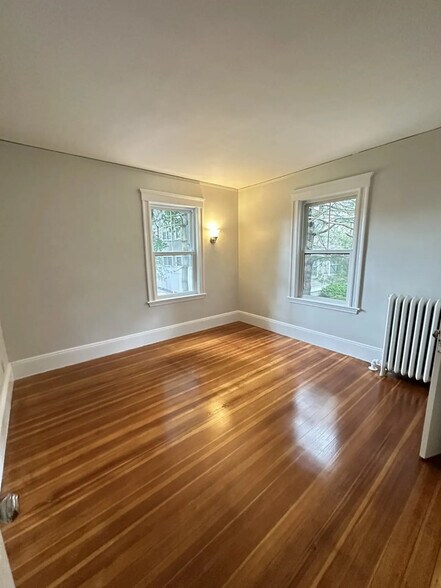 Building Photo - 593 Heath St