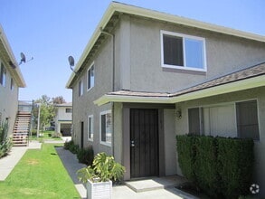 Building Photo - 2 + 1  2 Story Townhouse Ventura, CA