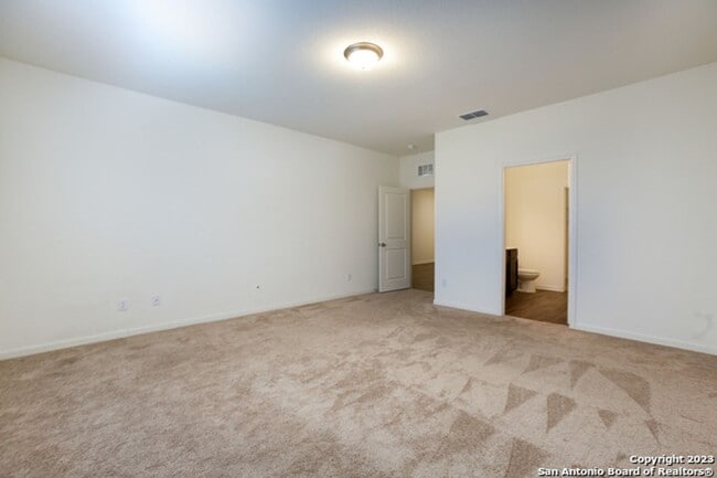 Building Photo - Modern Move-In Ready Home Near Lackland AFB | Pool, Park & Prime Location!