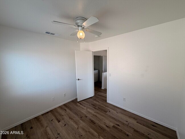 Building Photo - 12930 W Paradise Dr