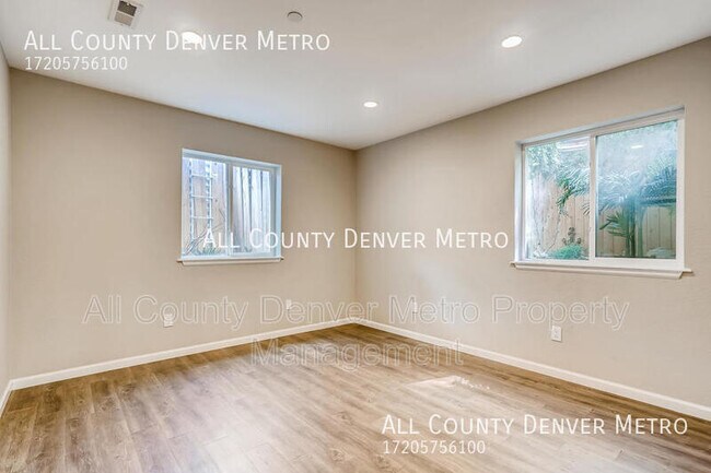 Building Photo - 11908 N Meade Ct