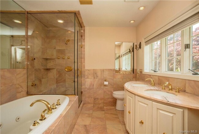 Building Photo - 451 Beechmont Dr