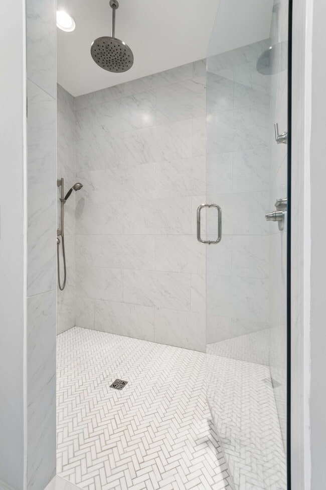 Building Photo - 6368 Alamo Pl