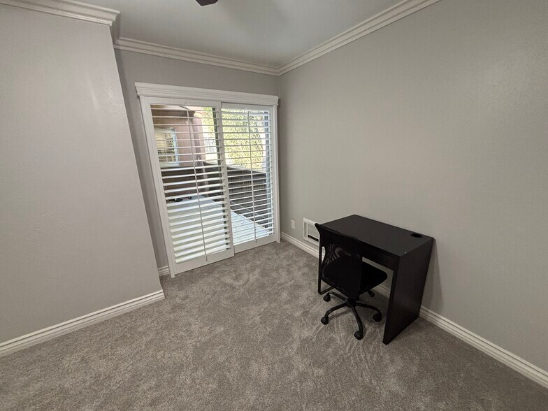 Building Photo - 7972 Mission Center Ct