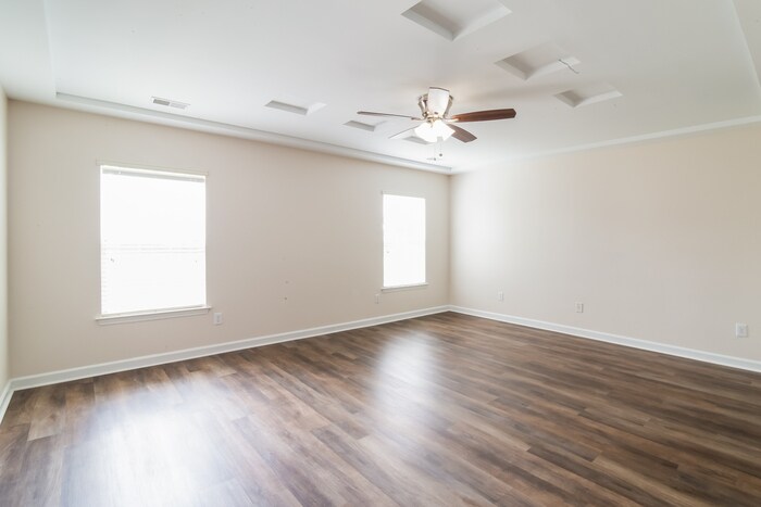 Building Photo - 324 Cohen Cir