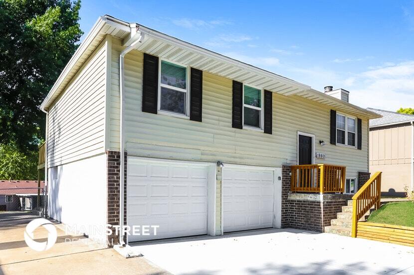 Building Photo - 19801 E Millhaven St