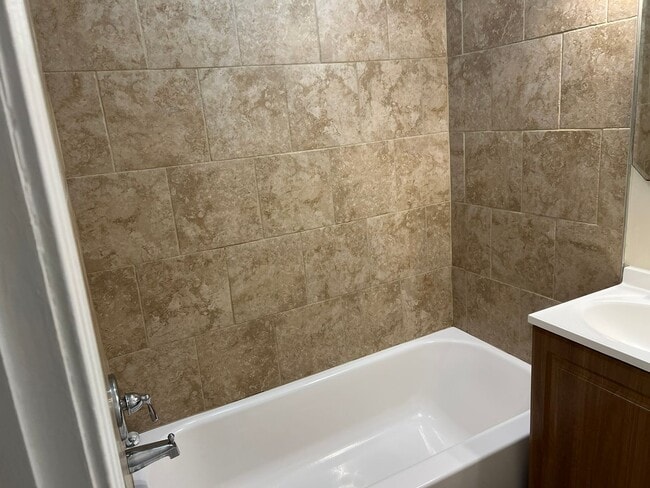 Building Photo - Wonderful Rambler Close to NIH, Walter Ree...